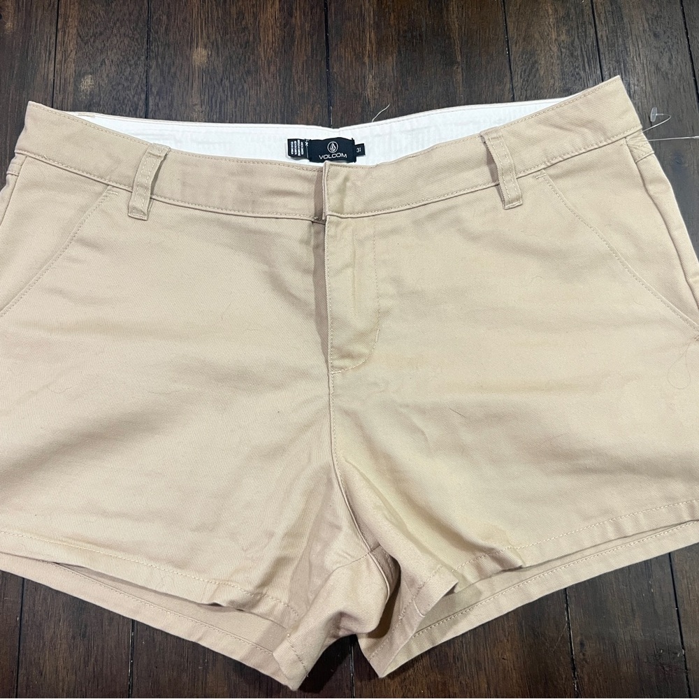 VOLCOM So Chickie Shorts In Khaki Size 31